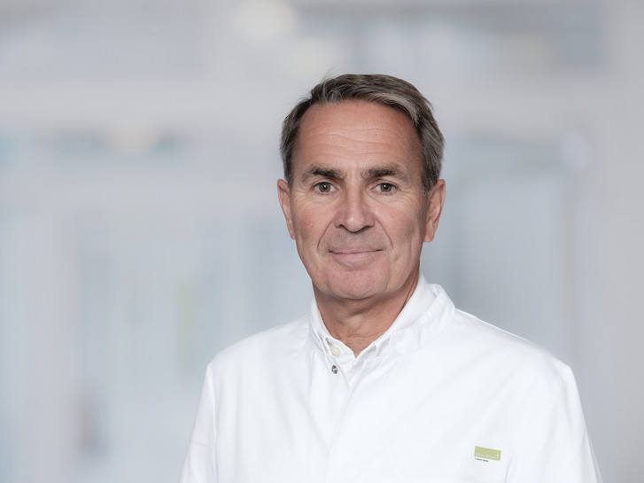 Porträt Dirk Rose, Ärztlicher Leiter Orthopädie, Albertinen Krankenhaus, Abteilung Orthopädie